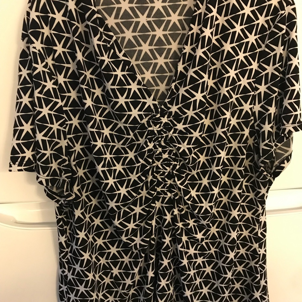Alfani black/white top lightly worn